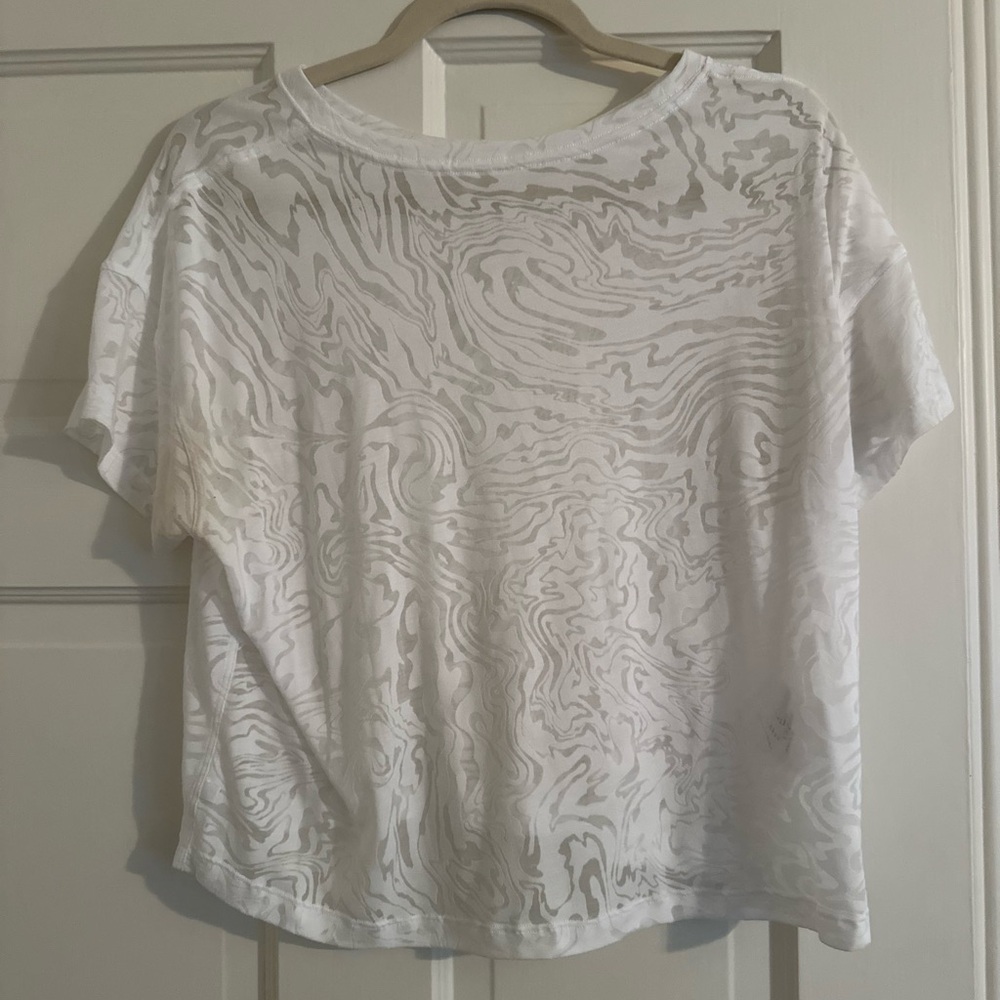 Lululemon Athletica White Graphic Crop T-Shirt